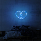 "KNUST HJERTE" NEON SKILT