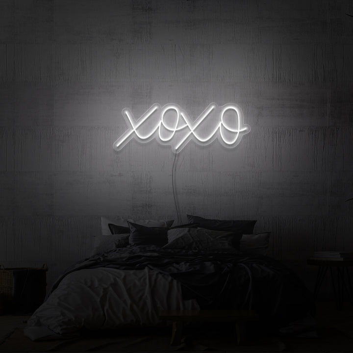 "XOXO" NEON SKILT